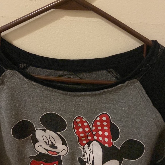 Disney Women Mickey & Minnie Sweatshirt, Size M - Picture 3 of 6